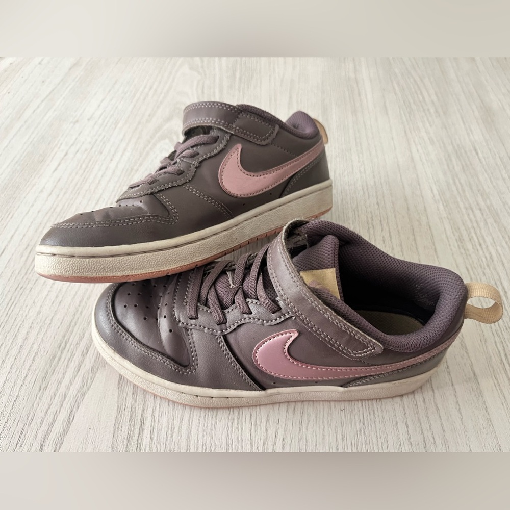 Girls Nike Court Borough Low Size 2.5Y. Purple/Pink combo